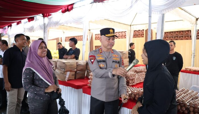 Polda Babel Gelar Bazar Murah Jelang HUT Bhayangkara ke-79, Warga Antusias Serbu Stand Sembako