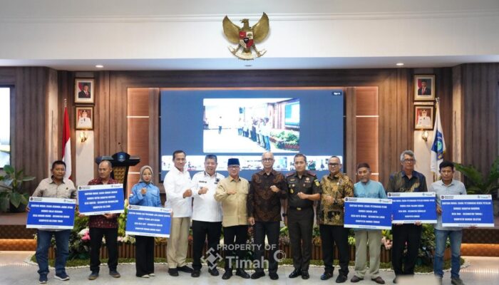 Wujudkan Kesejahteraan dan Kemandirian Desa, PT Timah Serahkan Bantuan untuk 18 BUMDes di Bangka Belitung