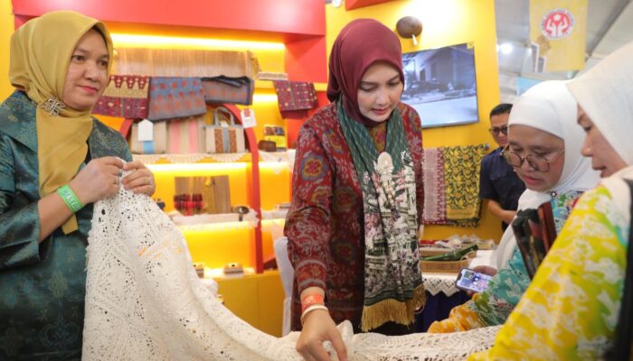 Noni Hidayat Arsani Hadiri HUT Dekranas ke-45 di Balikpapan, Tegaskan Komitmen Berdayakan Perajin Babel