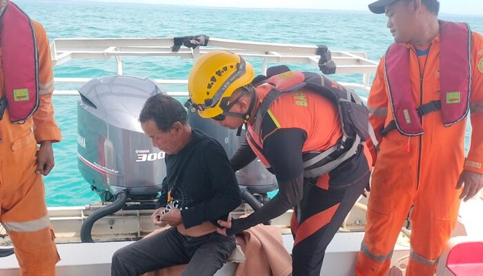 Tiga Nelayan Pangkalarang Selamat Usai Kapal Tabrak Karang Merah, Tim SAR Berhasil Evakuasi