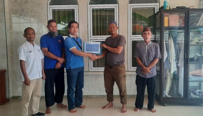 Perkuat Peran Sosial dan Keagamaan, PT Timah Salurkan Bantuan untuk Perbaikan Masjid Al Muhajirin Nelayan 1 