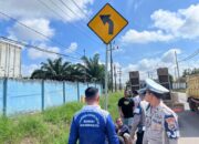 Polantas Polda Babel Pasang Rambu Lalu Lintas di 10 Titik Rawan Kecelakaan