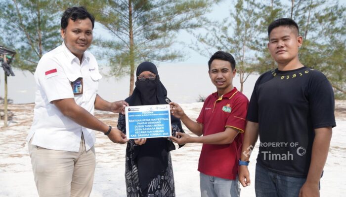 Promosikan Destinasi Wisata Bangka Tengah dan Rayakan HUT ke-80 RI, PT Timah Bersama Komunitas Peduli Kampung Gelar Festival Pantai Menuang 