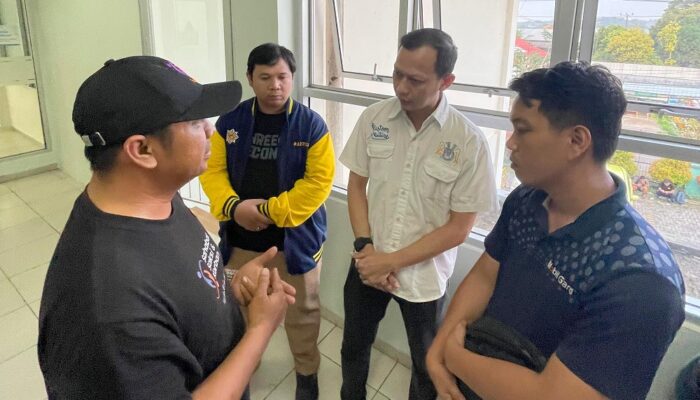 Anggota DPRD Kota Pangkalpinang Kunjungi Korban Penyiraman Air Keras di RS Primaya