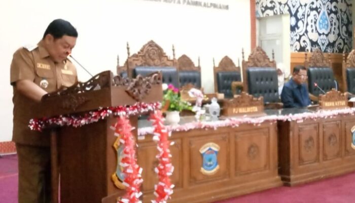 Dorong Inovasi & Iptek, Pj. Wali Kota Pangkal Pinang Sampaikan 2 Raperda Strategis di Rapat Paripurna DPRD