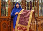 Tak Sekadar Tenunan, Maslina Yazid dan PT TIMAH Rajut Asa Lestarikan Cual Bangka 