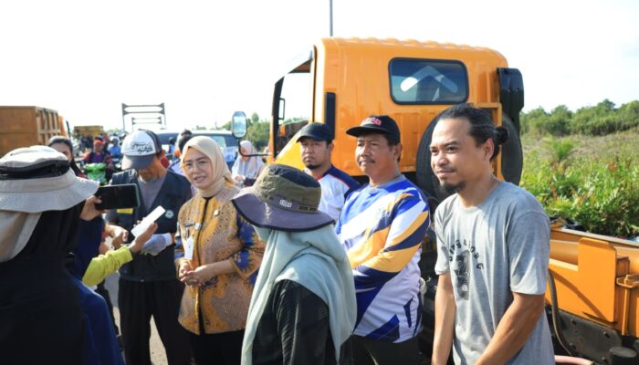 Gotong Royong Ciptakan Kota Bersih: Pemkot Pangkalpinang dan FKWB Gelar Aksi Peduli Lingkungan