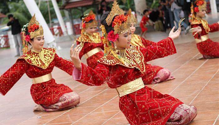 Keanekaragaman Adat dan Budaya di Pulau Sumatera: Pesona dari Barat Indonesia