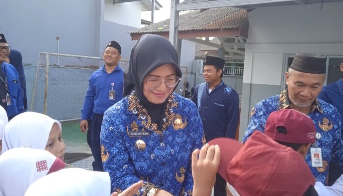 Semangat Hari Pahlawan, Wakil Wali Kota Dessy Ayutrisna Apresiasi Pembinaan Karakter di SD IT Insantama