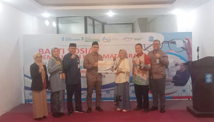 Pemkot Pangkalpinang Apresiasi Bank Sumsel Babel Syariah Bagikan Kacamata Gratis untuk Masyarakat