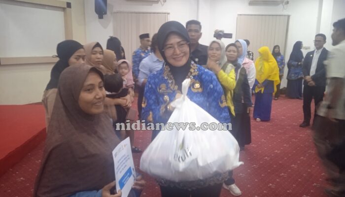 Wawali Pangkalpinang Dorong Kolaborasi Cegah Stunting: Serahkan 100 Paket Nutrisi untuk Keluarga Risiko 1000 HPK