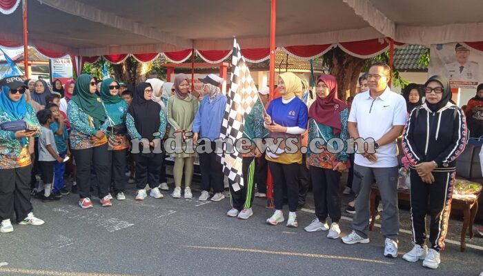 Wakil Wali Kota Dessy Ayutrisna Apresiasi Semangat Warga Taman Sari Rayakan HUT RI ke-80 dengan Jalan Sehat