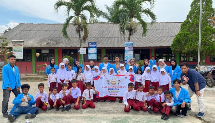 Satu Kotak, Ribuan Harapan: Mahasiswa UBB Tanamkan Kebaikan Lewat Aksi Sederhana di SDN 14 Merawang