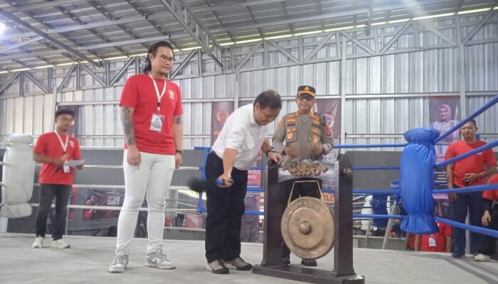 Prof Saparudin Resmi Buka Open Tournament Class of Fighter, Dorong Lahirnya Petinju Muda Babel