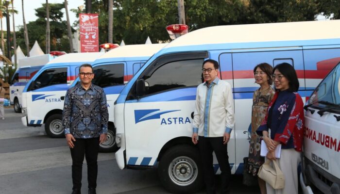 Astra Serahkan 35 Ambulans dalam Rangka Natal Nasional 2025, Perkuat Layanan Kesehatan Daerah