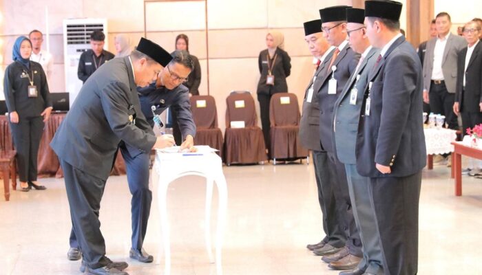 Gubernur Babel Lantik Komisaris–Direksi BUMD, Targetkan Dongkrak PAD dan Ekonomi Daerah