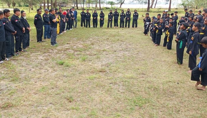 DPP PPS Bayu Sejati Gelar Ujian Kenaikan Tingkat di Pantai Tapak Antu