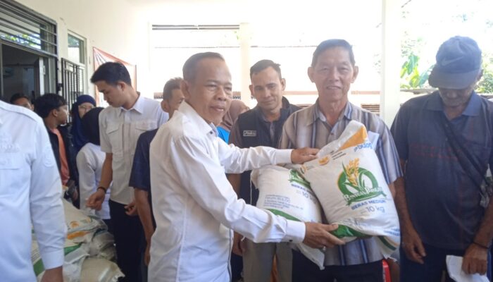 Antisipasi Inflasi dan Jaga Ketahanan Pangan, Pemkot Pangkalpinang Salurkan Cadangan Beras ke 20.211 Penerima