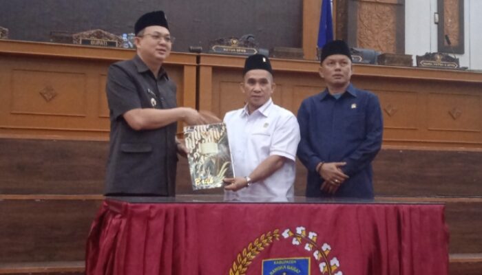 DPRD Bangka Barat Tetapkan Rekomendasi LKPJ 2025, Bupati Markus Siap Tindak Lanjuti