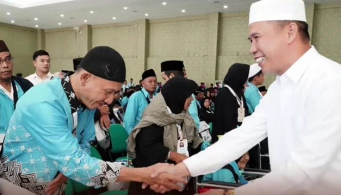 Eddy Iskandar Lepas Jemaah Haji Kloter 7, Doakan Sehat dan Jadi Haji Mabrur