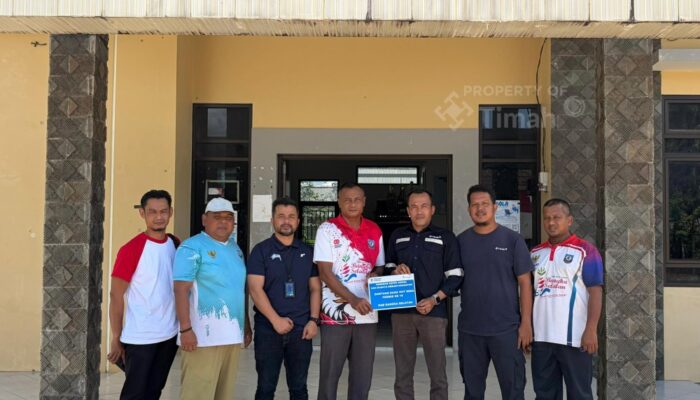 Bersama Masyarakat Desa Permis, PT TIMAH Dukung Turnamen Voli dan Jalan Santai Warga