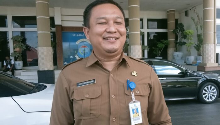 Pemkot Pangkalpinang Serahkan Sapi Kurban Bantuan Presiden Prabowo di Masjid Khoirul Baitil Muslimin