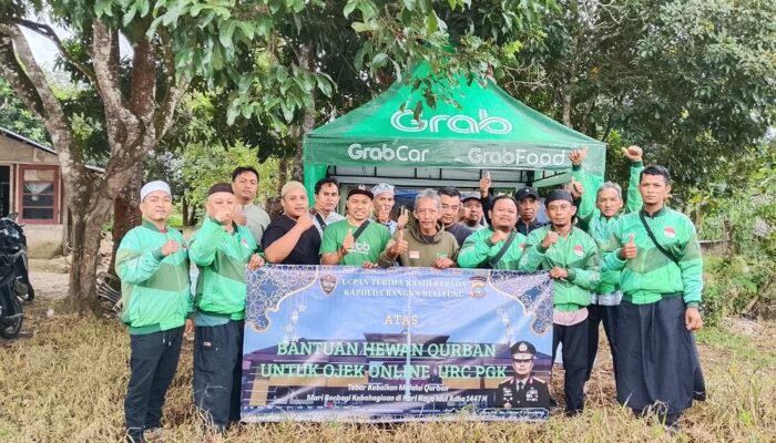 Iduladha Penuh Kebersamaan, Polda Babel dan Ojol Berbagi Daging Kurban