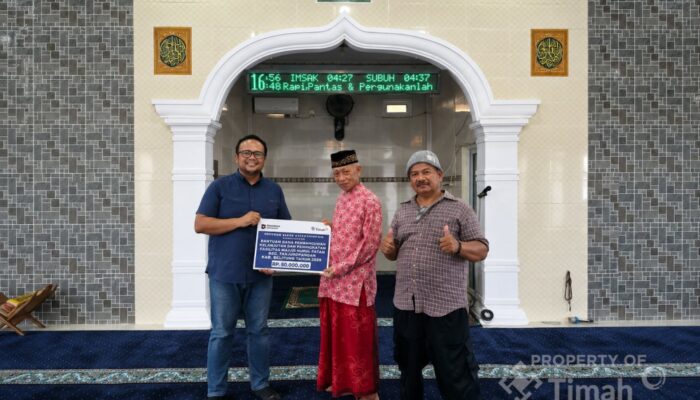 Dukung Kenyamanan Ibadah Jamaah, PT TIMAH Serahkan Bantuan untuk Masjid Nurul Fatah di Kabupaten Belitung