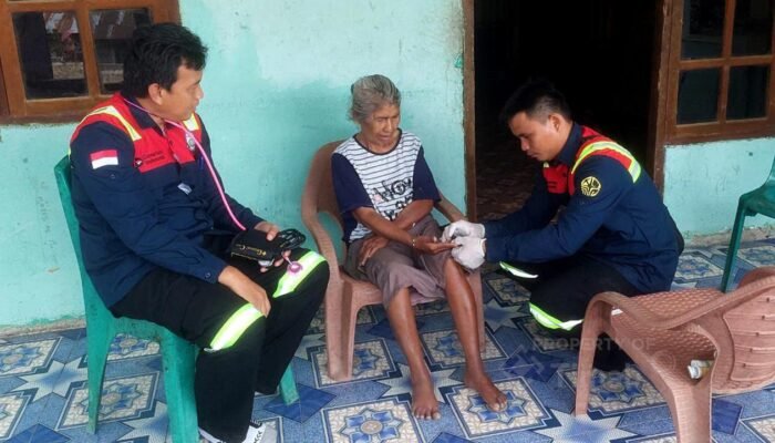 Tim ERG PT TIMAH Berikan Pelayanan Kesehatan Gratis untuk Ratusan Warga Terdampak Gempa di NTT